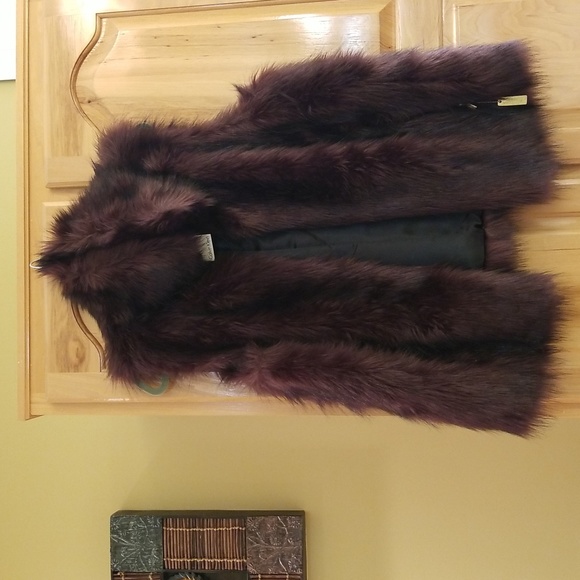 Clavin Kline Faux Fux - Burgundy, sz L - Picture 2 of 4